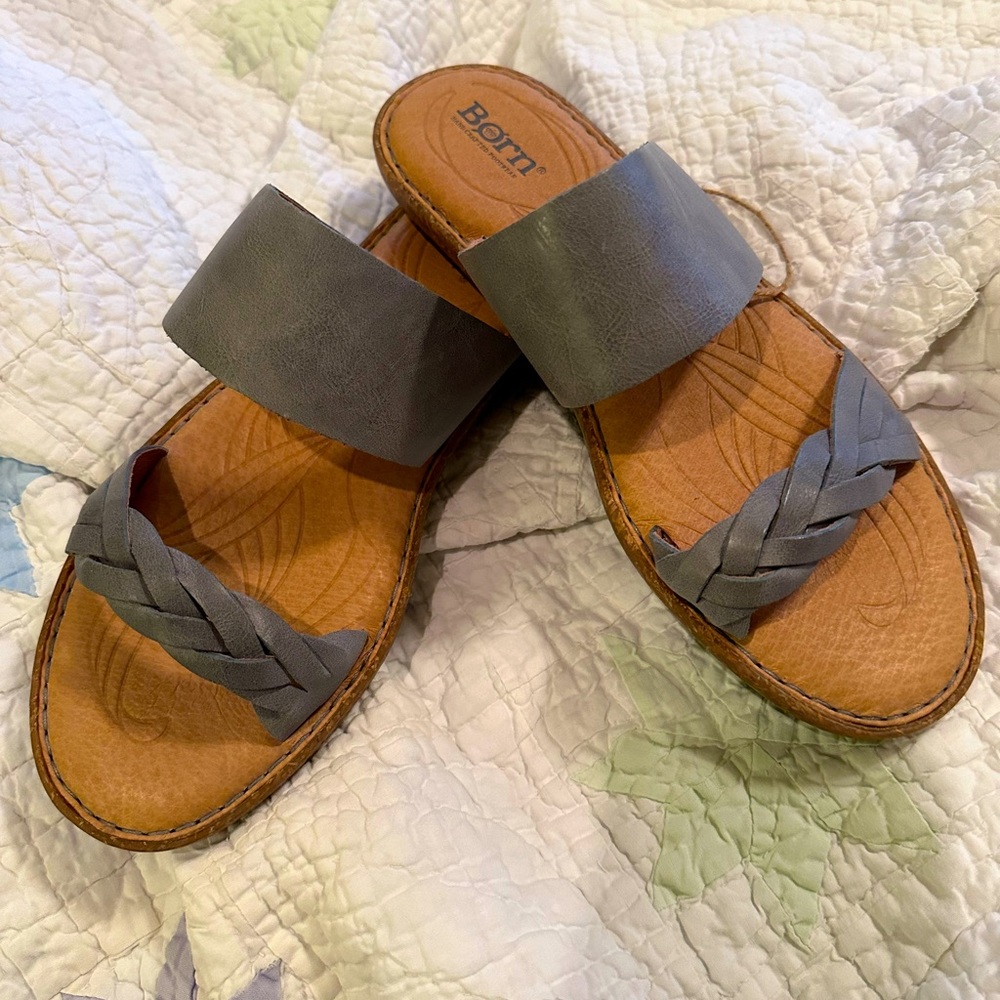 Super cute Born sandals.  Too big. Size 9 brand new♥️